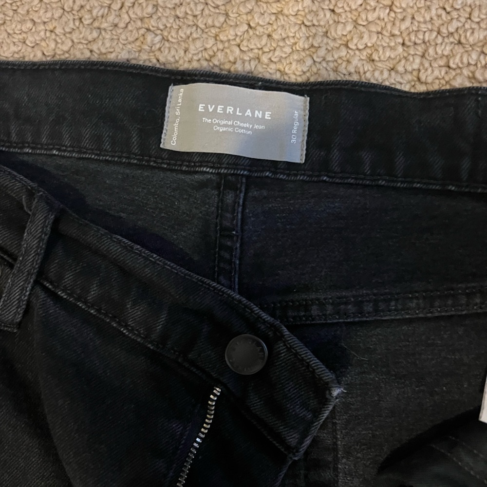 Everlane Original Cheeky Jeans in Coal Wash